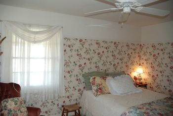 Back Forty Of Fredericksburg Bed and Breakfast Exteriör bild